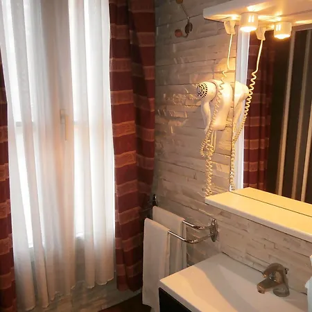 Beausejour Hotel 2*
